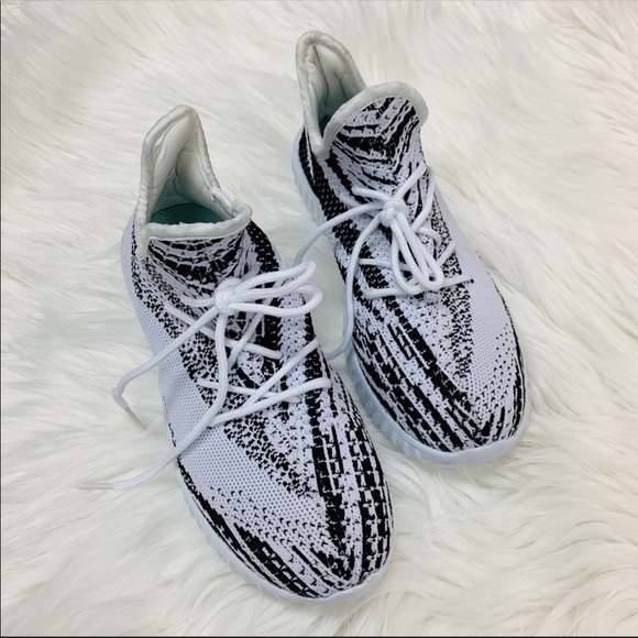 NWT Black & White S3 Knit Sneakers - Picture 4 of 5